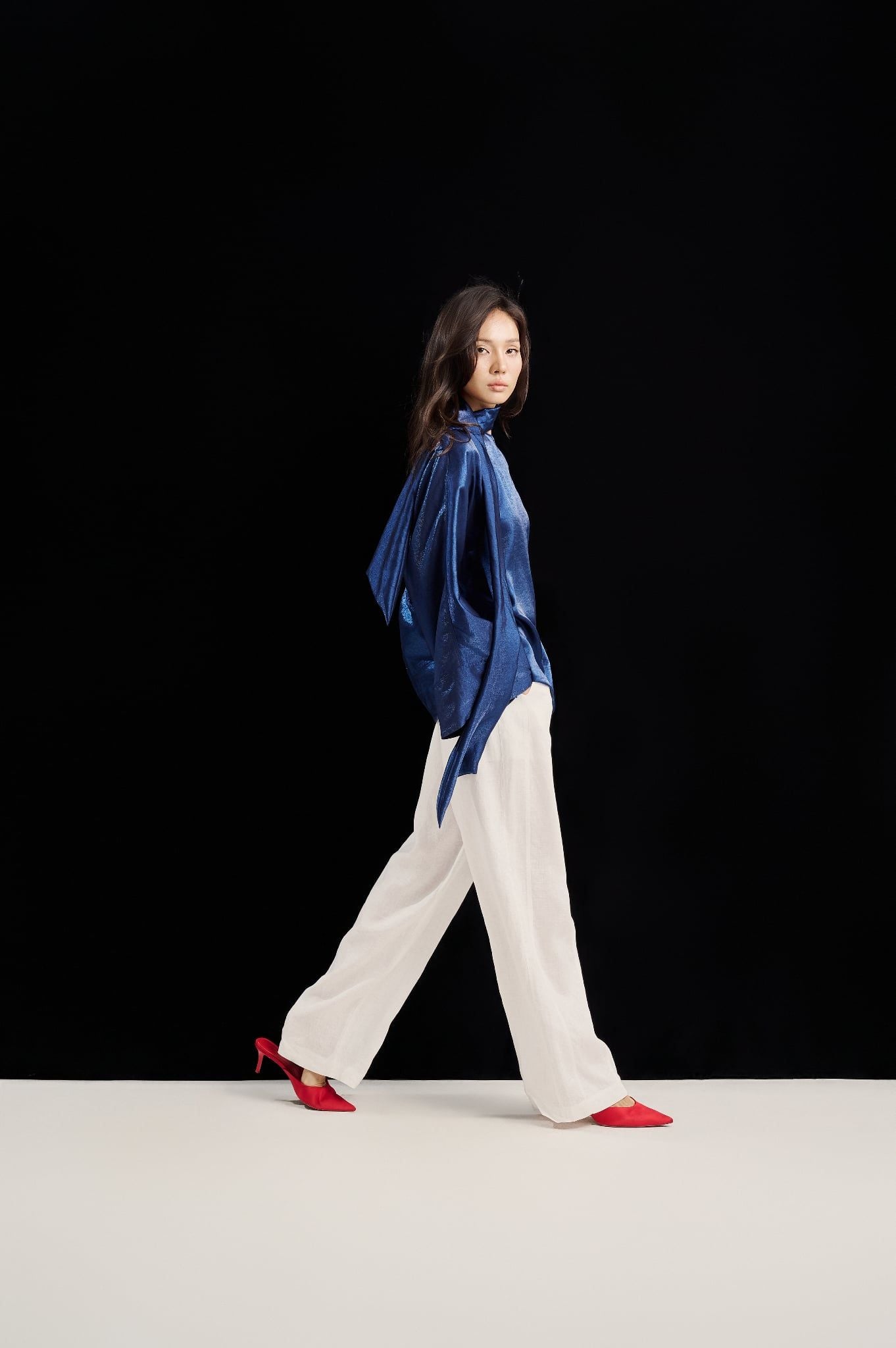 Lustrous Top | Áo Lụa Oversize