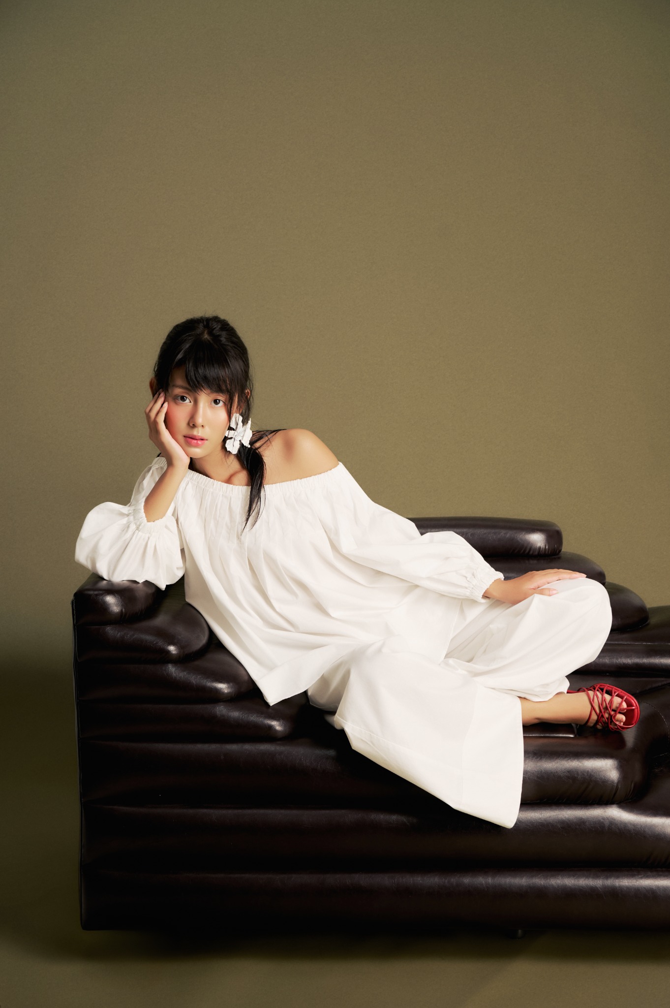 Puff Pants in White | Quần Ống Rộng Lưng Dún Bèo