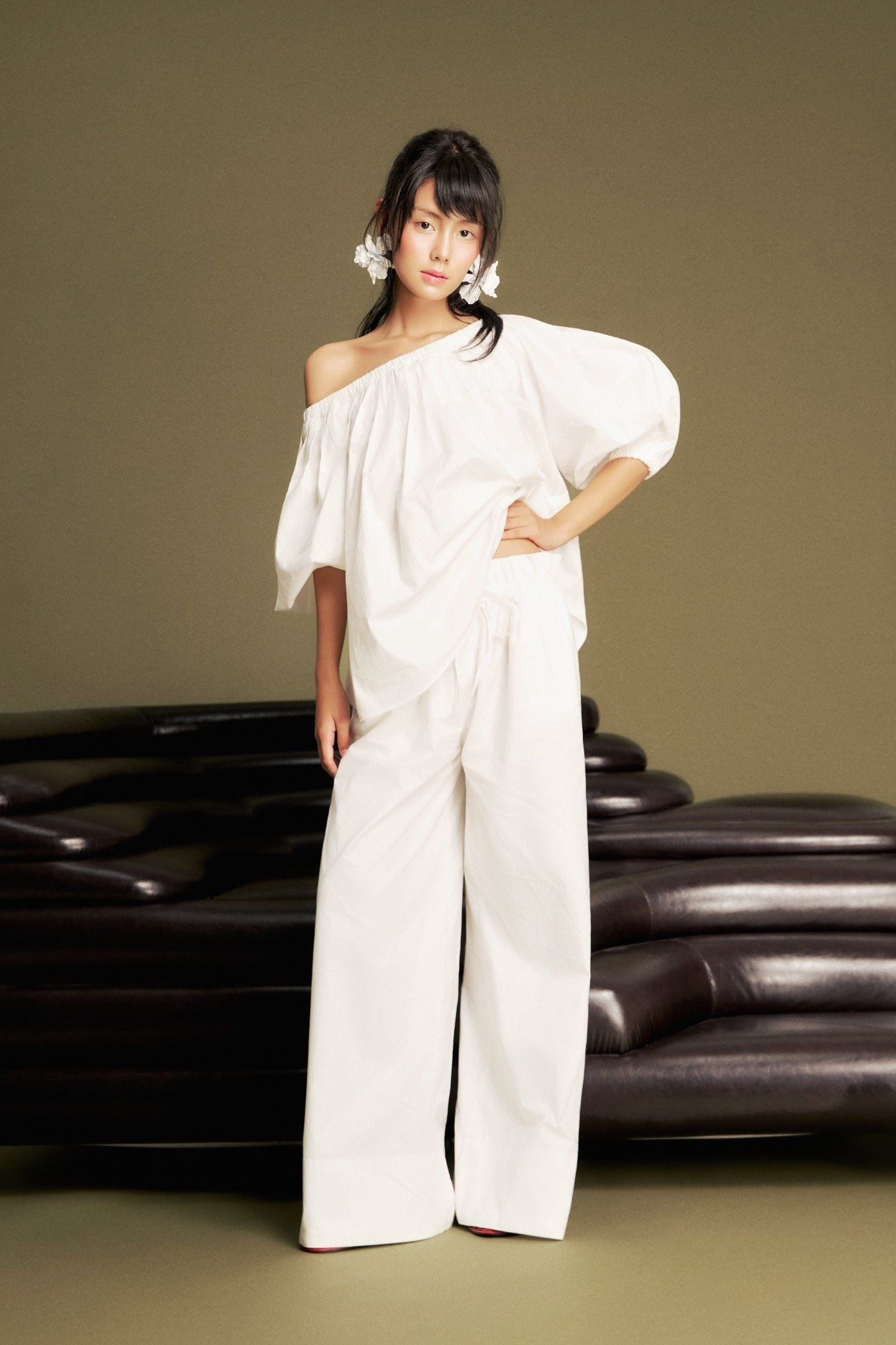 Puff Pants in White | Quần Ống Rộng Lưng Dún Bèo