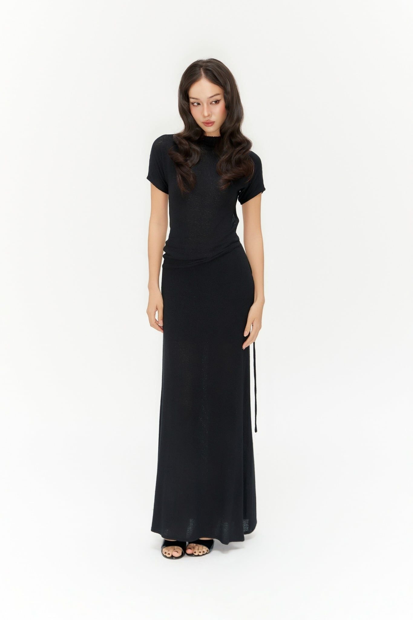 Urban Dress | Đầm Tay Ngắn Hở Lưng