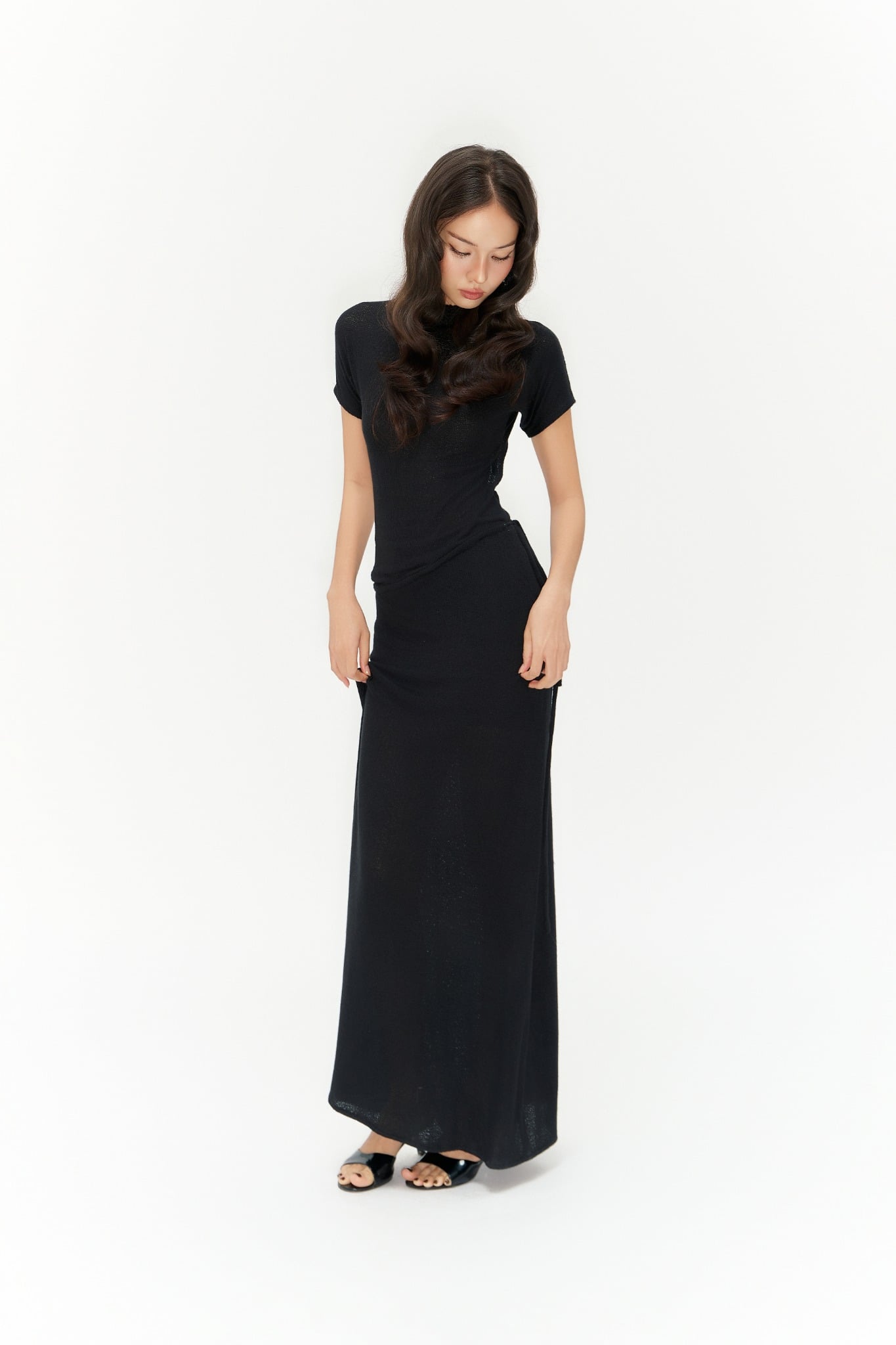 Urban Dress | Đầm Tay Ngắn Hở Lưng