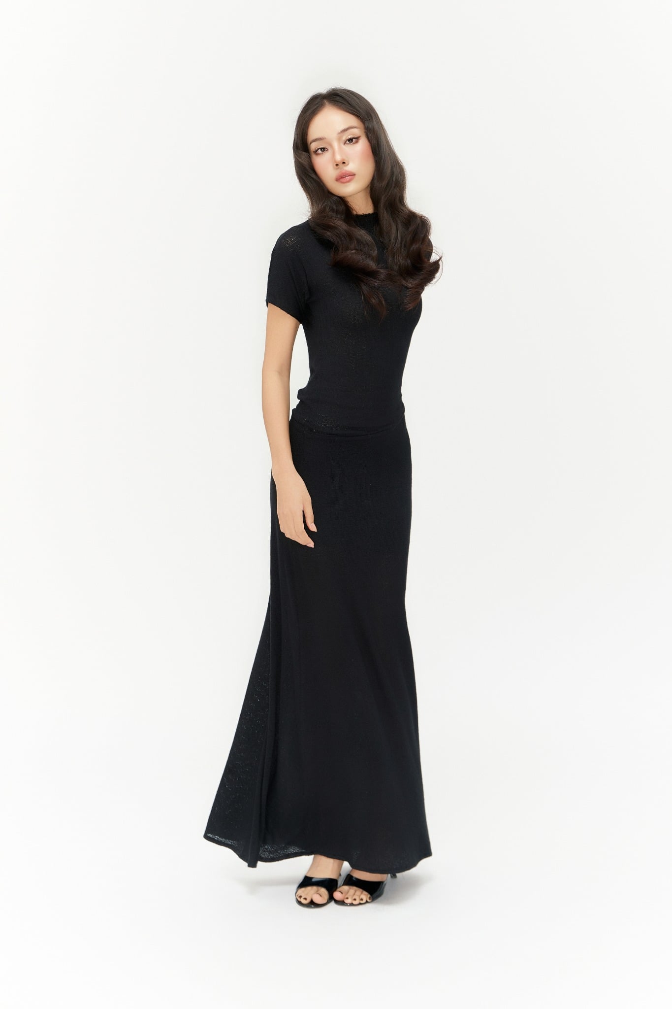 Urban Dress | Đầm Tay Ngắn Hở Lưng
