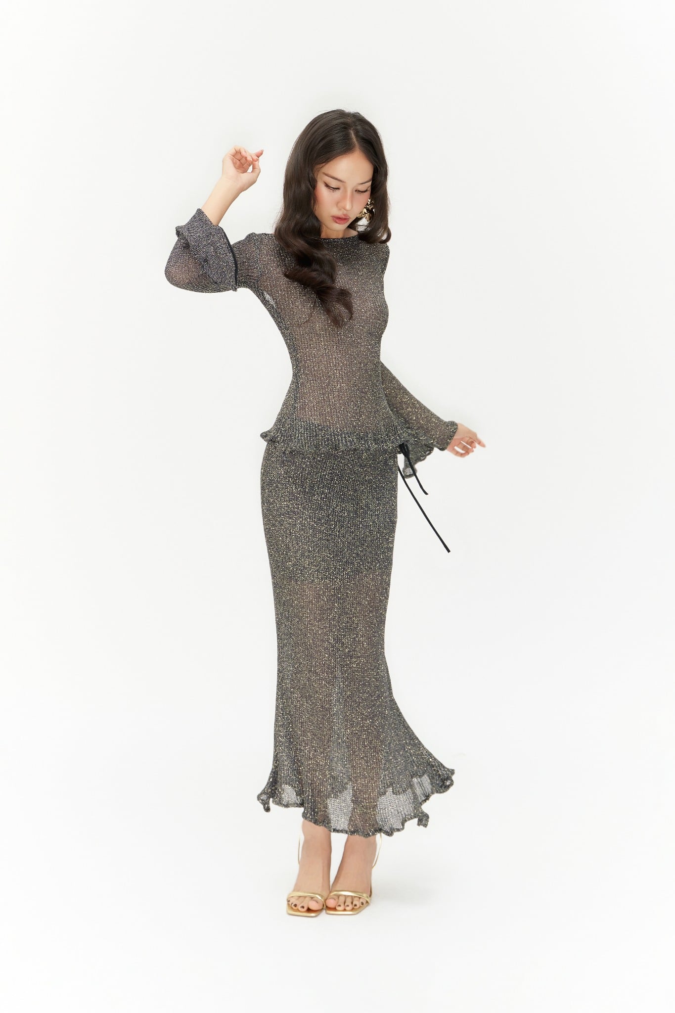 Luster Top | Áo Tay Loe Lấp Lánh