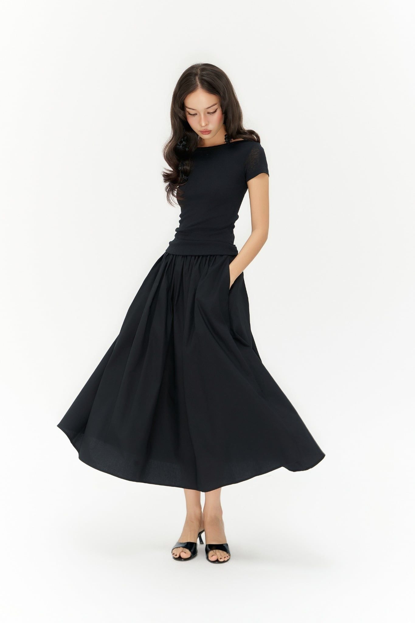 Backlit Skin Top | Áo Tay Ngắn Hở Lưng