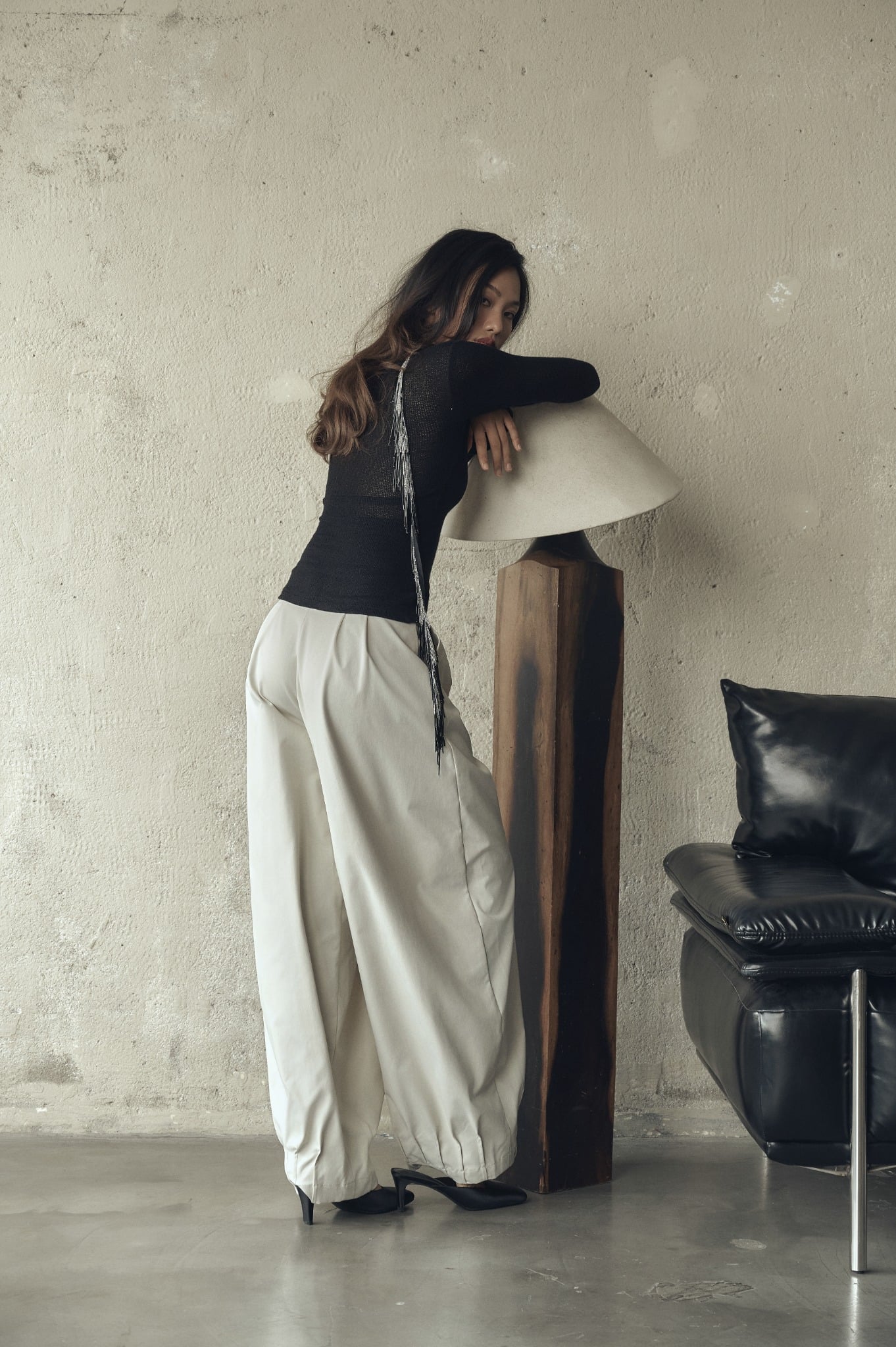 Round Pants | Quần Ống Cong