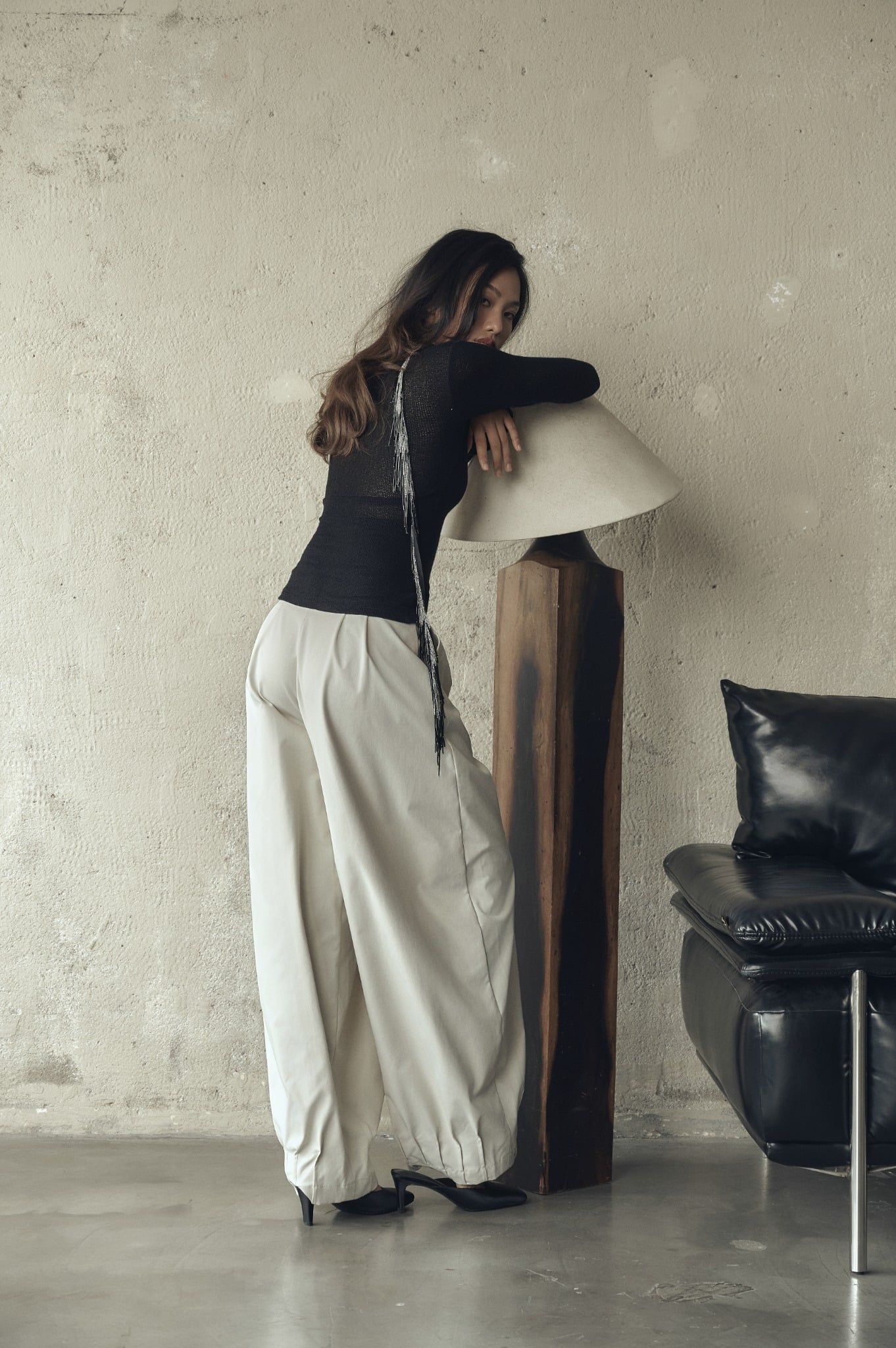 Round Pants | Quần Ống Cong