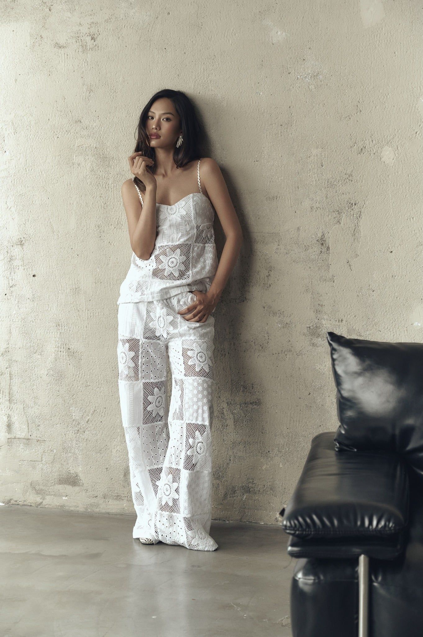 Panel Pants in White | Quần Ống Rộng Thêu