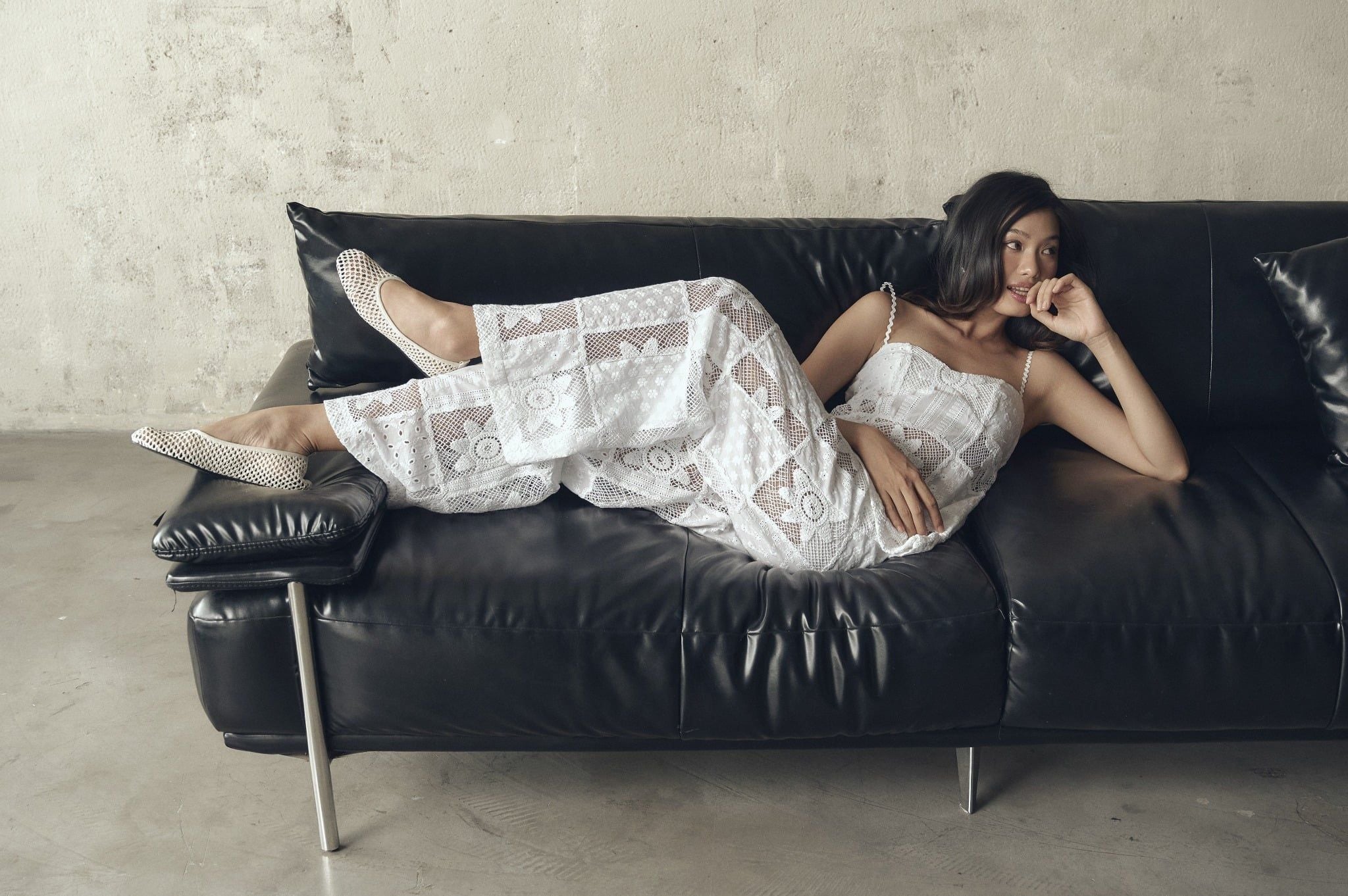 Panel Pants in White | Quần Ống Rộng Thêu