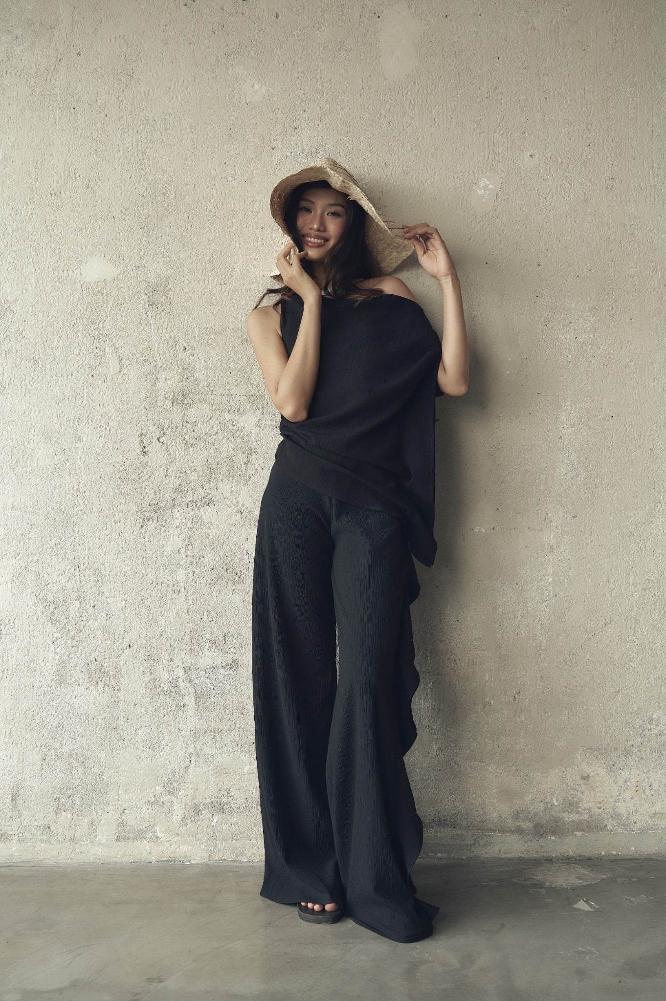Drift Pants in Black | Quần Phối Bèo Ống Rộng