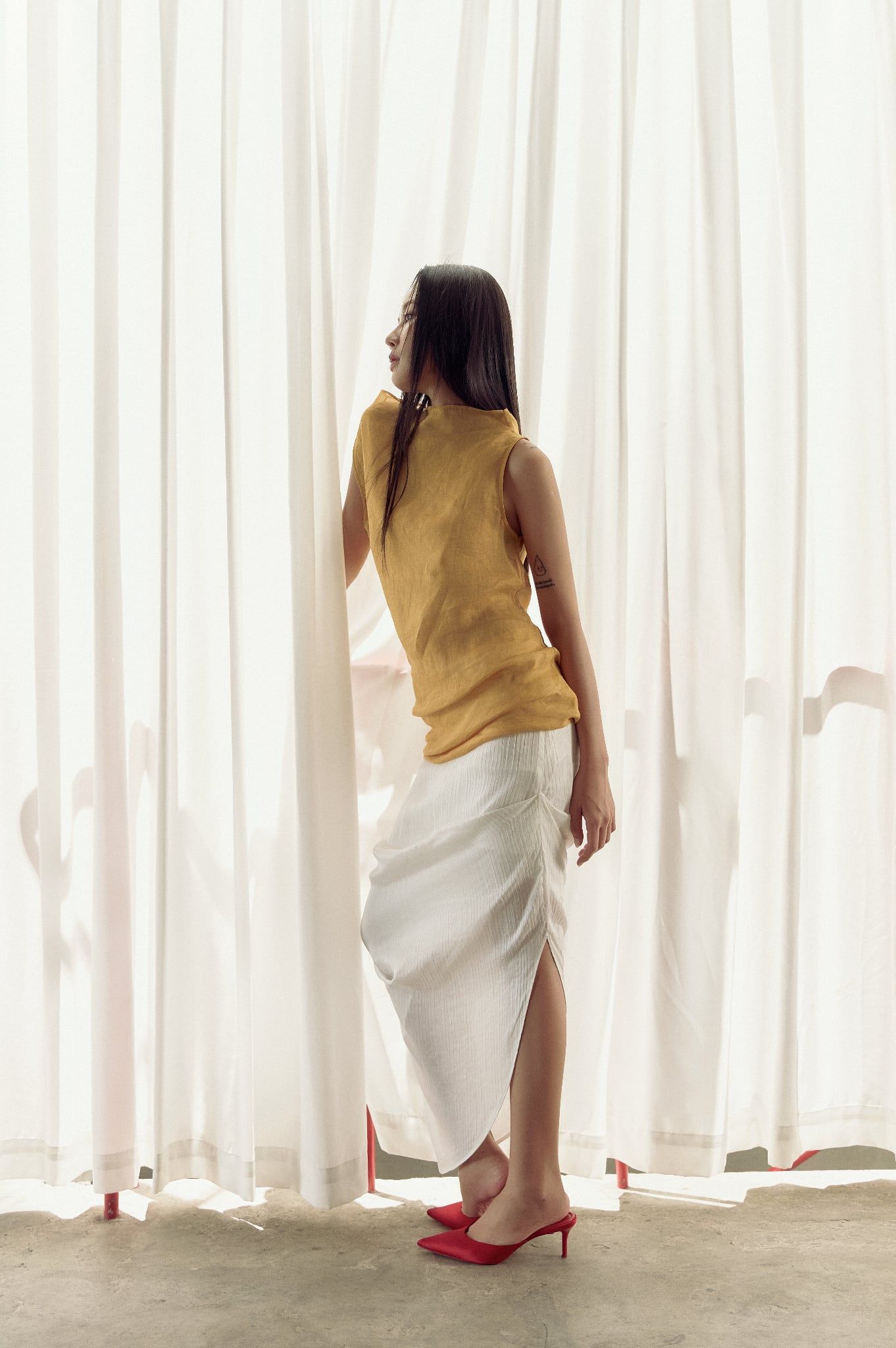 Arc Top | Áo Linen Dáng Cong
