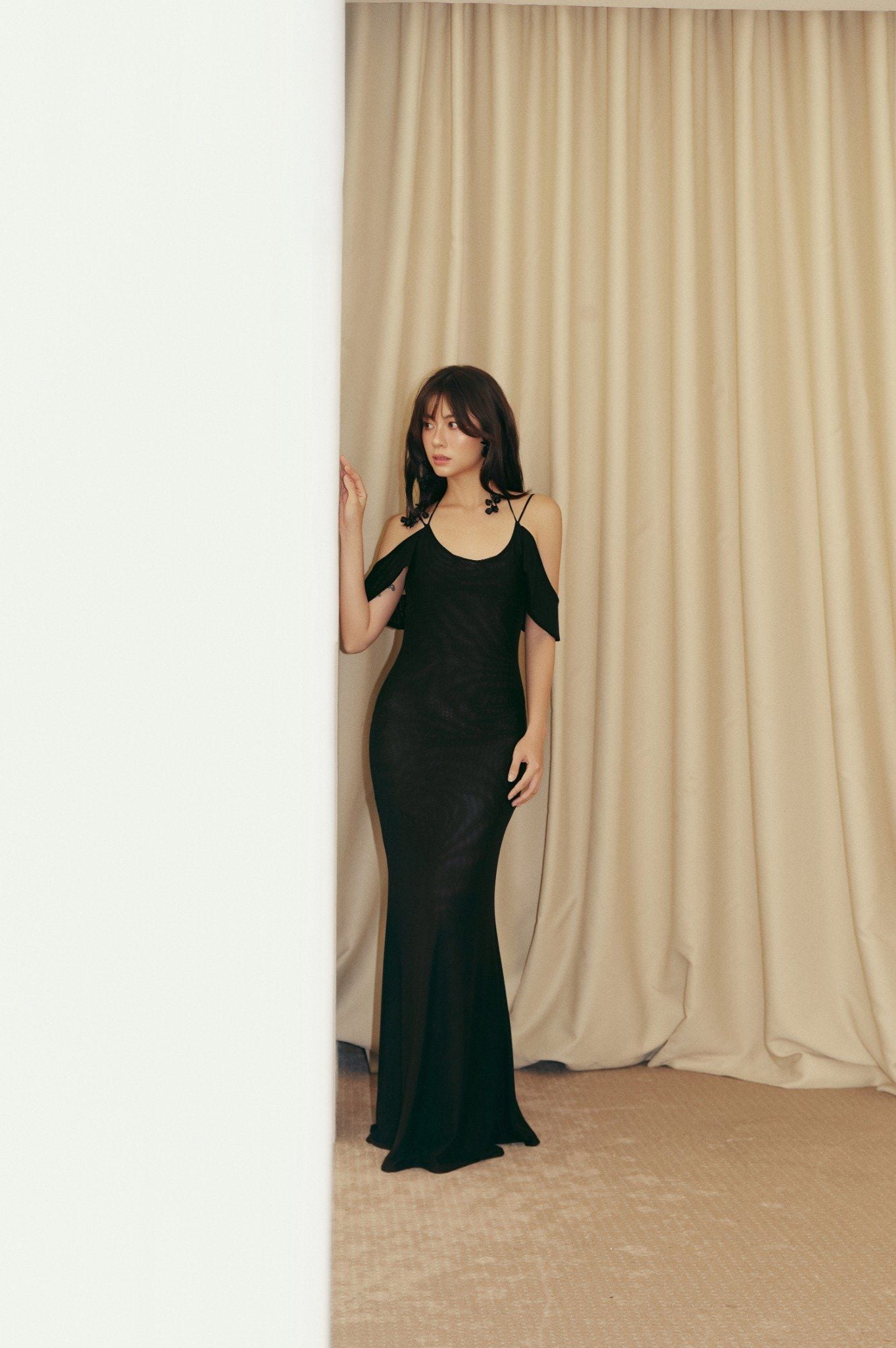 Veil Dress | Đầm Lưới Tay Rơi