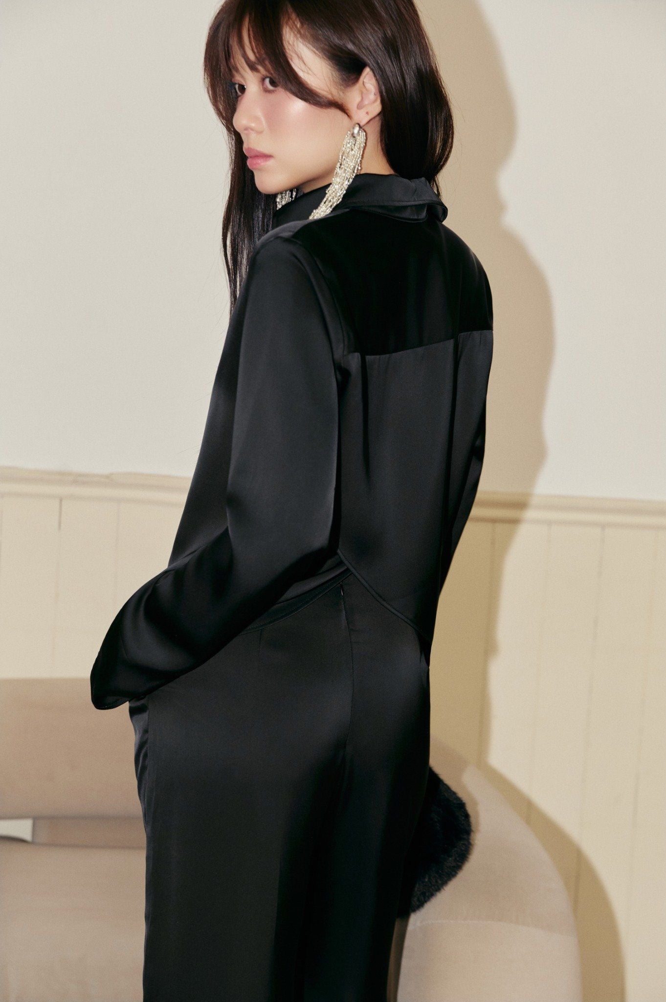 Aura Shirt | Sơmi Lụa Xẻ Lưng