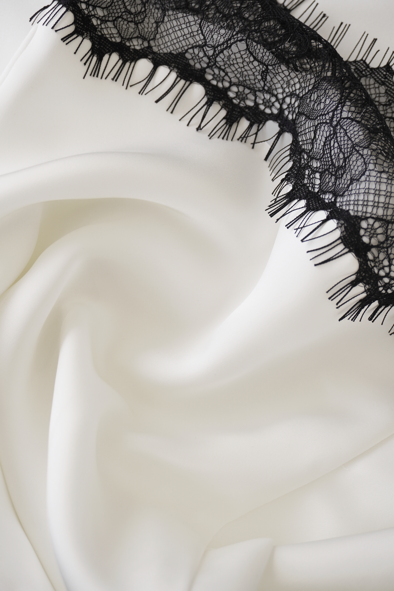 Serene Top | Áo Lụa Phối Ren