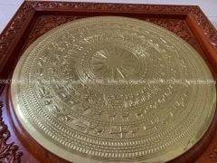 Tranh Trống Đồng Khung Gỗ Gõ Dát Vàng Kích Thước 80*80 Cm Khung Vuông