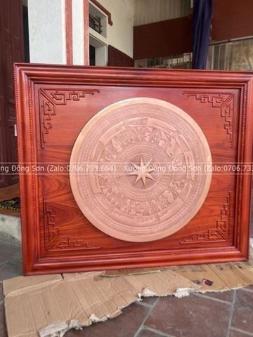 Tranh Trống Đồng Khung Hương Đỏ Kích Thước 130*110 Cm Khung Chữ Nhật
