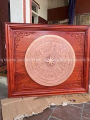 Tranh Trống Đồng Khung Hương Đỏ Kích Thước 130*110 Cm Khung Chữ Nhật