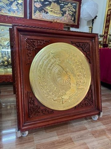 Tranh Trống Đồng  Mặt Gò Khung Gỗ Sồi  Kích Thước 105*105 Cm Khung Vuông