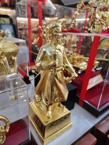 Tượng Trần Hưng Đạo Bằng Đồng Vàng Dát Vàng Cao 30cm