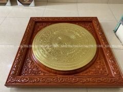 Tranh Trống Đồng Khung Gỗ Gõ Dát Vàng Kích Thước 80*80 Cm Khung Vuông