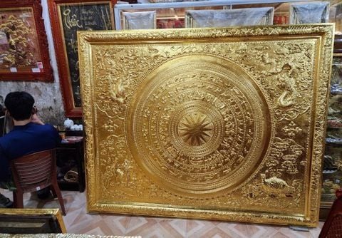 Tranh Trống Đồng Khung Đồng Dát Vàng Kích Thước 200*160 Cm Khung Chữ Nhật
