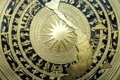 Mặt Trống Đồng Thúc Tay Bản Đồ Mới DK 100 Cm Dát Vàng Nền Đen