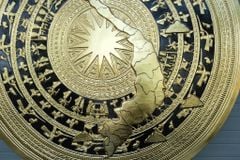 Mặt Trống Đồng Thúc Tay Bản Đồ Mới DK 100 Cm Dát Vàng Nền Đen