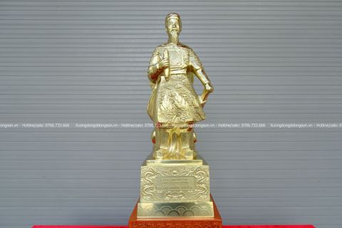 Tượng Trần Hưng Đạo Bằng Đồng Cát tút Cao 50 Cm Cày Nổi