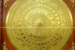 Tranh Trống Đồng - Khung Vuông - Kích Thước 141x141Cm Mặt Trống Đường Kính 108cm