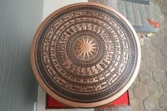 Trống Đồng Đông Sơn Đồng Đỏ Đường Kính 50cm - Hoa Văn Ngọc Lũ Họa Tiết Chìm