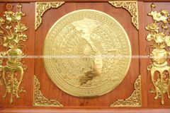 Tranh Trống Đồng Lục Bình Hoa Sen Kích Thước 147x87 Cm Khung Chữ Nhật