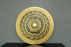Mặt Trống Đồng Đúc DK 80 Cm Không Bản Đồ - Dát Vàng 18K - Vẽ Nền Đen