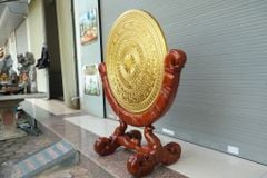 Mặt Trống Đồng Đúc Kèm Đế Gỗ - Đường Kính 80cm Dát Vàng