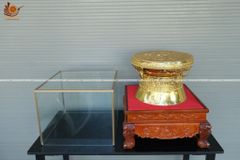 Trống Đồng Đông Sơn Đồng Đỏ Đường Kính 40cm + Đế Hộp Kính - Hoa Văn Ngọc Lũ Họa Tiết Nổi Dát Vàng