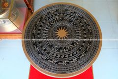 Trống Đồng Đông Sơn Đồng Đỏ Đường Kính 90cm + Đế Hộp Kính - Hoa Văn Ngọc Lũ Họa Tiết Nổi