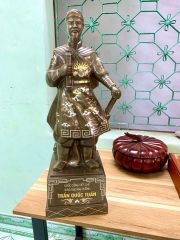 Tượng Trần Hưng Đạo Bằng Đồng Đỏ Khảm Tam Khí Cao 70cm