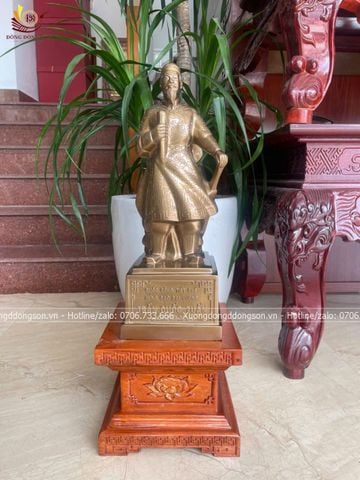 Tượng Trần Hưng Đạo Bằng Đồng Đỏ Cao 50 Cm Chạm Chìm