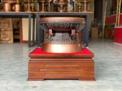 Trống Đồng Đông Sơn Đồng Đỏ Đường Kính 40cm + Đế Hộp Kính - Hoa Văn Ngọc Lũ Họa Tiết Nổi