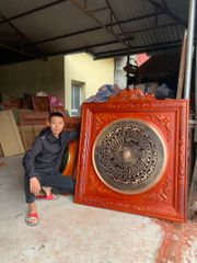Tranh Trống Đồng Ngũ Phúc Mặt Đúc Khung Gỗ Hương Đỏ Kích Thước 100*100 Cm Khung Vuông