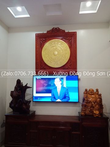 Tranh Trống Đồng Ngũ Phúc Mặt Đúc Dát Vàng Khung Gỗ Hương Đỏ Kích Thước 90*90 Cm Khung Vuông