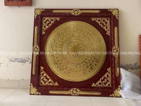 Tranh Trống Đồng Mặt Gò Khung Gỗ Sồi Dát vàng Kích Thước 140*140 Cm Khung Vuông