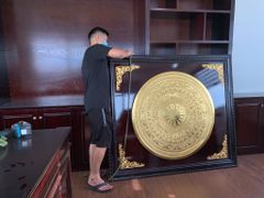Tranh Trống Đồng Dát Vàng Kích Thước 155*135 Cm Khung Chữ Nhật