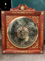 Tranh Trống Đồng Ngũ Phúc Mặt Đồng Hồ Khung Gỗ Hương Đỏ Kích Thước 83*83 Cm Khung Vuông
