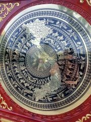 Tranh Trống Đồng Khung Gỗ Dát Vàng, Mặt CNC Kích Thước 115*115 Cm Khung Vuông