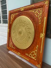 Tranh Trống Đồng Mặt Trống Thúc Tay Khung Gỗ Hương Dát Vàng Kích Thước 90*90 Cm Khung Vuông