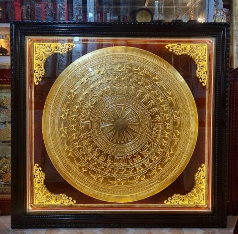 Tranh Trống Đồng Mặt Trống Thúc Tay Kích Thước 100*100 Cm có kính Khung Vuông