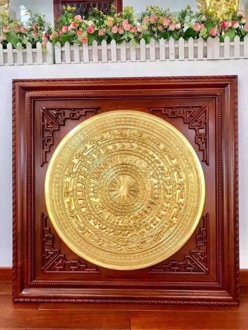 Tranh Trống Đồng Mặt Trống Đúc Dát Vàng Kích Thước 80 x 80 Cm Khung Vuông