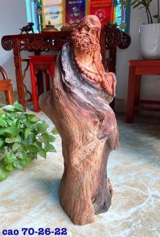 Tượng Đạt Ma Sư Tổ bằng gỗ – Biểu tượng của thiền định và trí tuệ