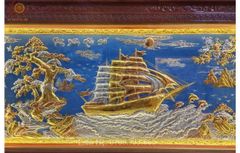 Tranh đồng Tranh Thuận Buồm Xuôi Gió Nền Xanh Dát Tam Khí Kích Thước 243 x 133 - Khung Đục Triện Hoa Văn.