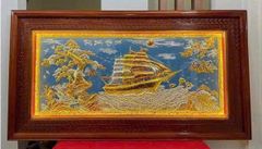 Tranh đồng Tranh Thuận Buồm Xuôi Gió Nền Xanh Dát Tam Khí Kích Thước 243 x 133 - Khung Đục Triện Hoa Văn.