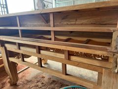 Bàn Thờ Đứng - Án Gian gỗ gõ đỏ tam cấp -hàng đục kỹ kích thước 2m17 sâu 1m47 cao 1m57